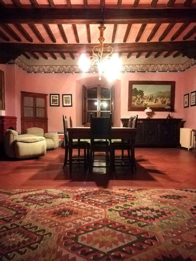 Castello Di Valenzano Villa อาเรซโซ ภายนอก รูปภาพ