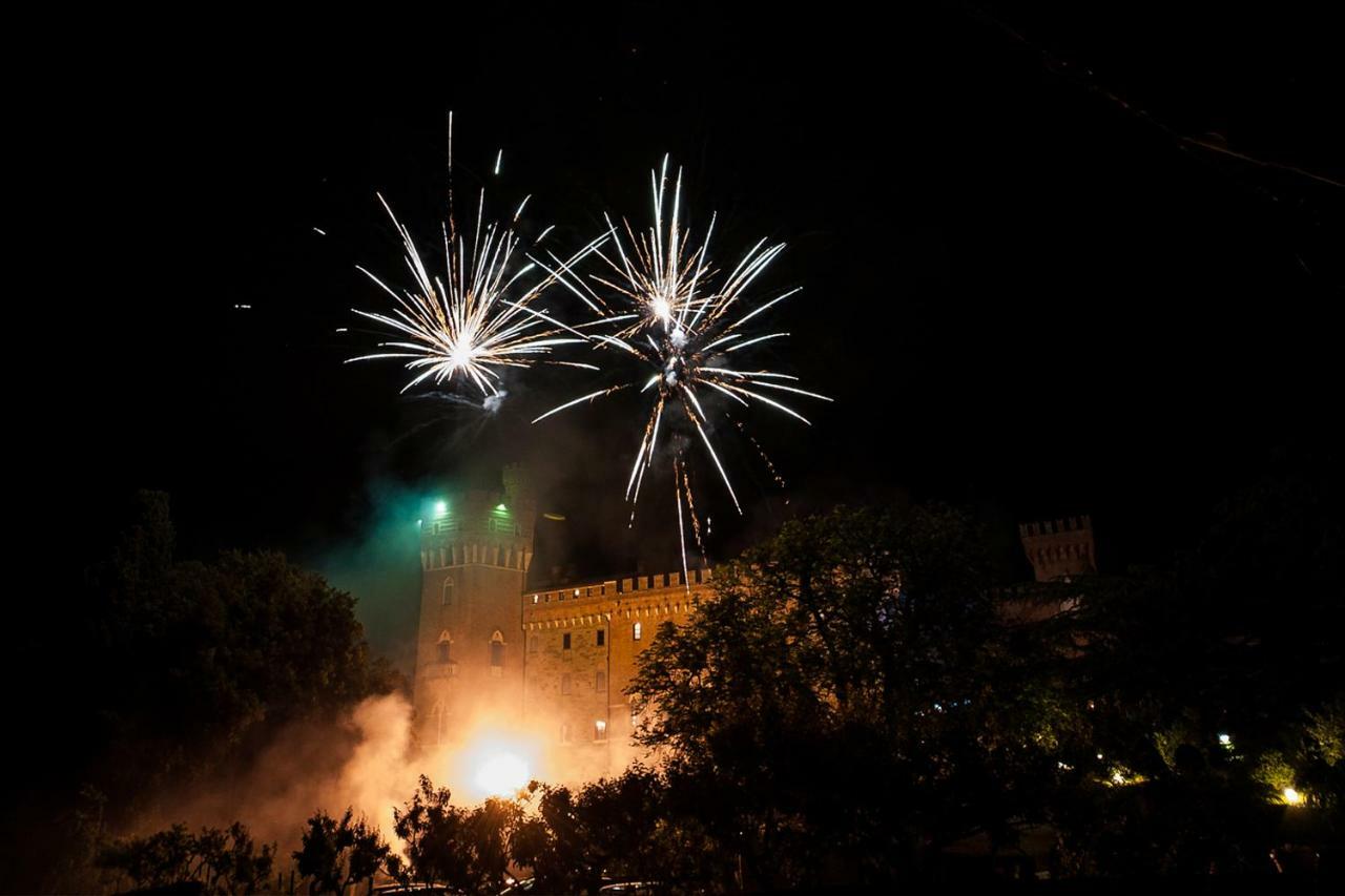 Castello Di Valenzano Villa อาเรซโซ ภายนอก รูปภาพ